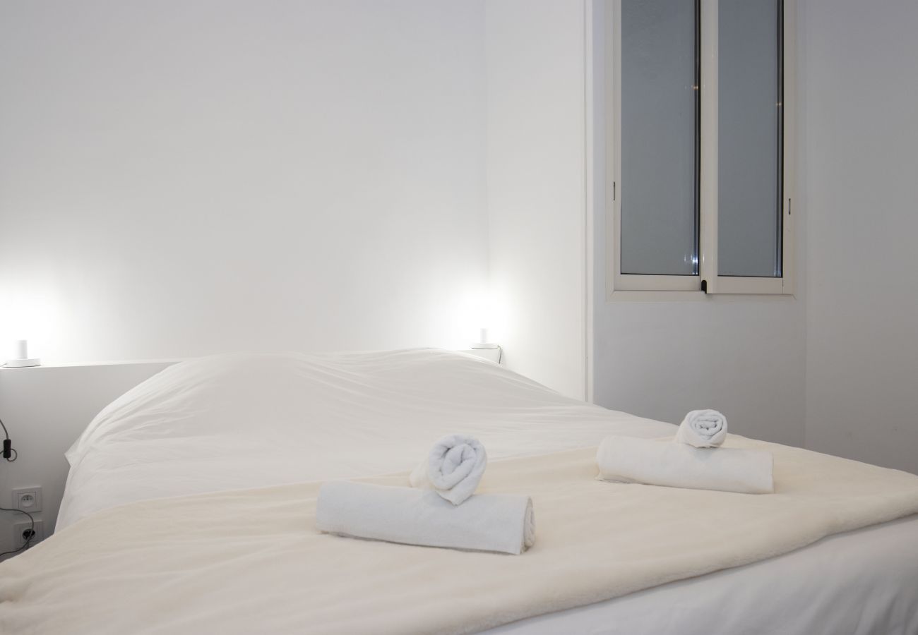 Appartement à La Ciotat - Cahino, déco contemporaine, clim, parking. Appartement à La Ciotat - Cahino, déco contemporaine, clim, parking.