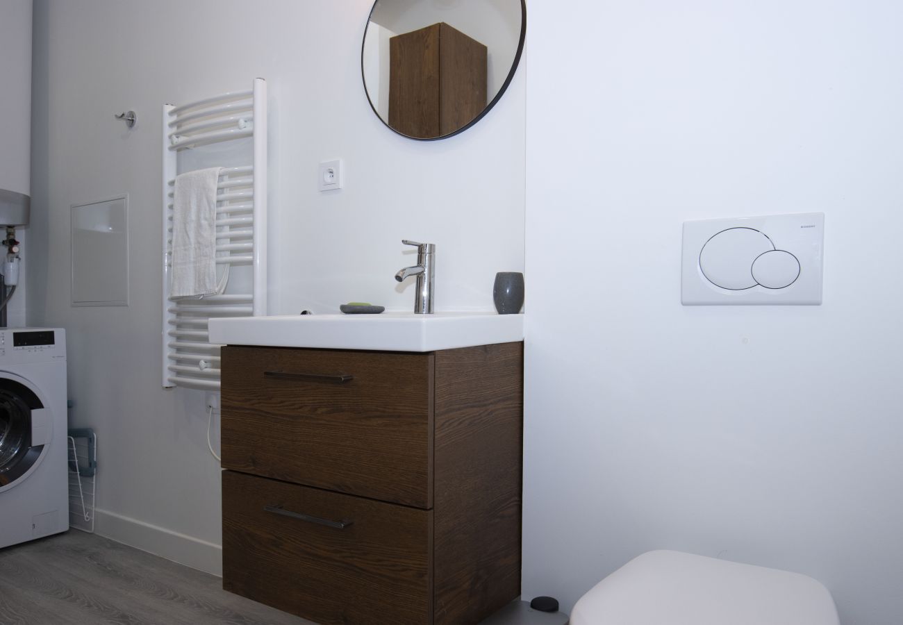 Appartement à La Ciotat - Cahino, déco contemporaine, clim, parking. Appartement à La Ciotat - Cahino, déco contemporaine, clim, parking.