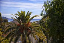 Appartement à La Ciotat - Roucalaio, Rénové, vue & proximité mer jardin WIFI