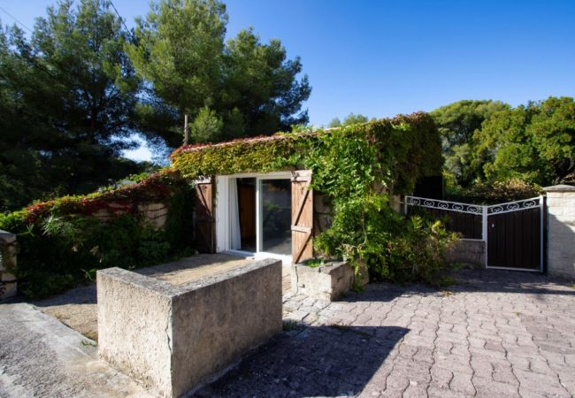  à La Ciotat - Petite Briandière. Rénovée, clim, jardin, WIFI